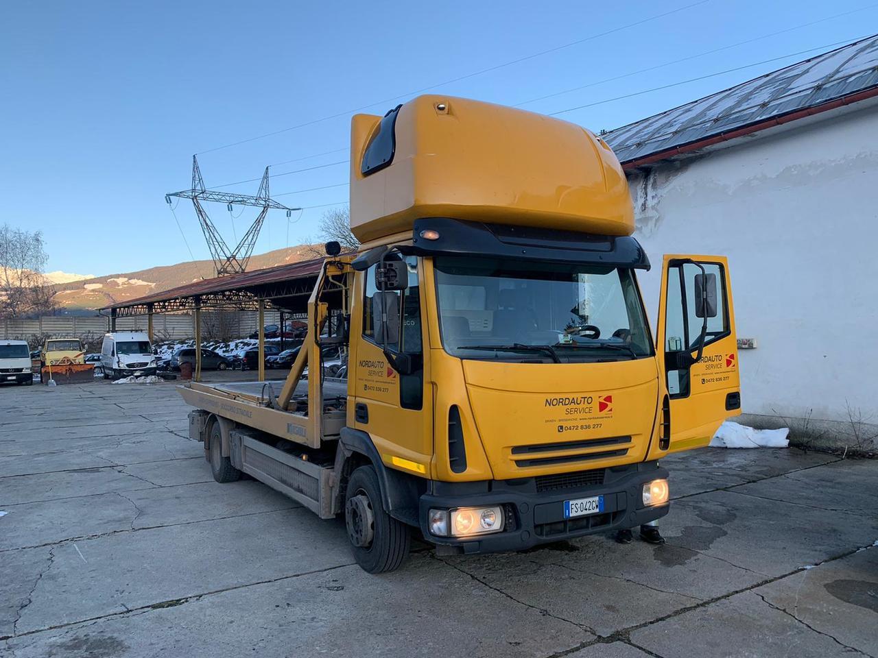 IVECO LESO - Portavehículos camión: foto 1 IVECO LESO - Portavehículos camión: foto 1