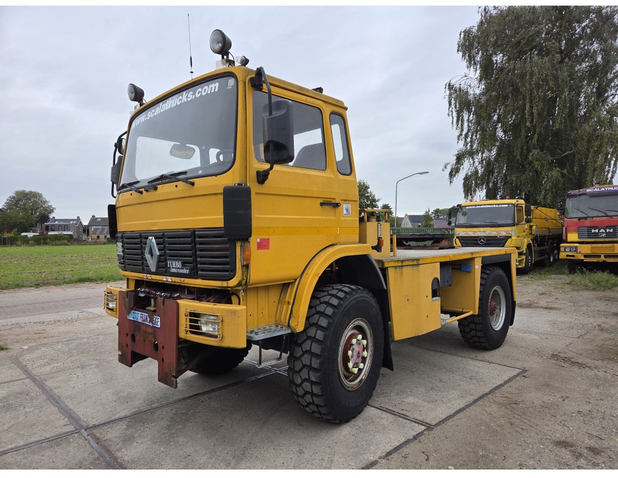 RENAULT M170 4x4 TRACTOR UNIT FULL SPRING SUSPENSION VERY LOW MILEAGE - Cabeza tractora: foto 1 RENAULT M170 4x4 TRACTOR UNIT FULL SPRING SUSPENSION VERY LOW MILEAGE - Cabeza tractora: foto 1