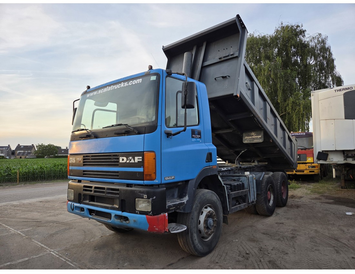 DAF 85 400 ATI 6x4 Tipper - Volquete camión: foto 1 DAF 85 400 ATI 6x4 Tipper - Volquete camión: foto 1