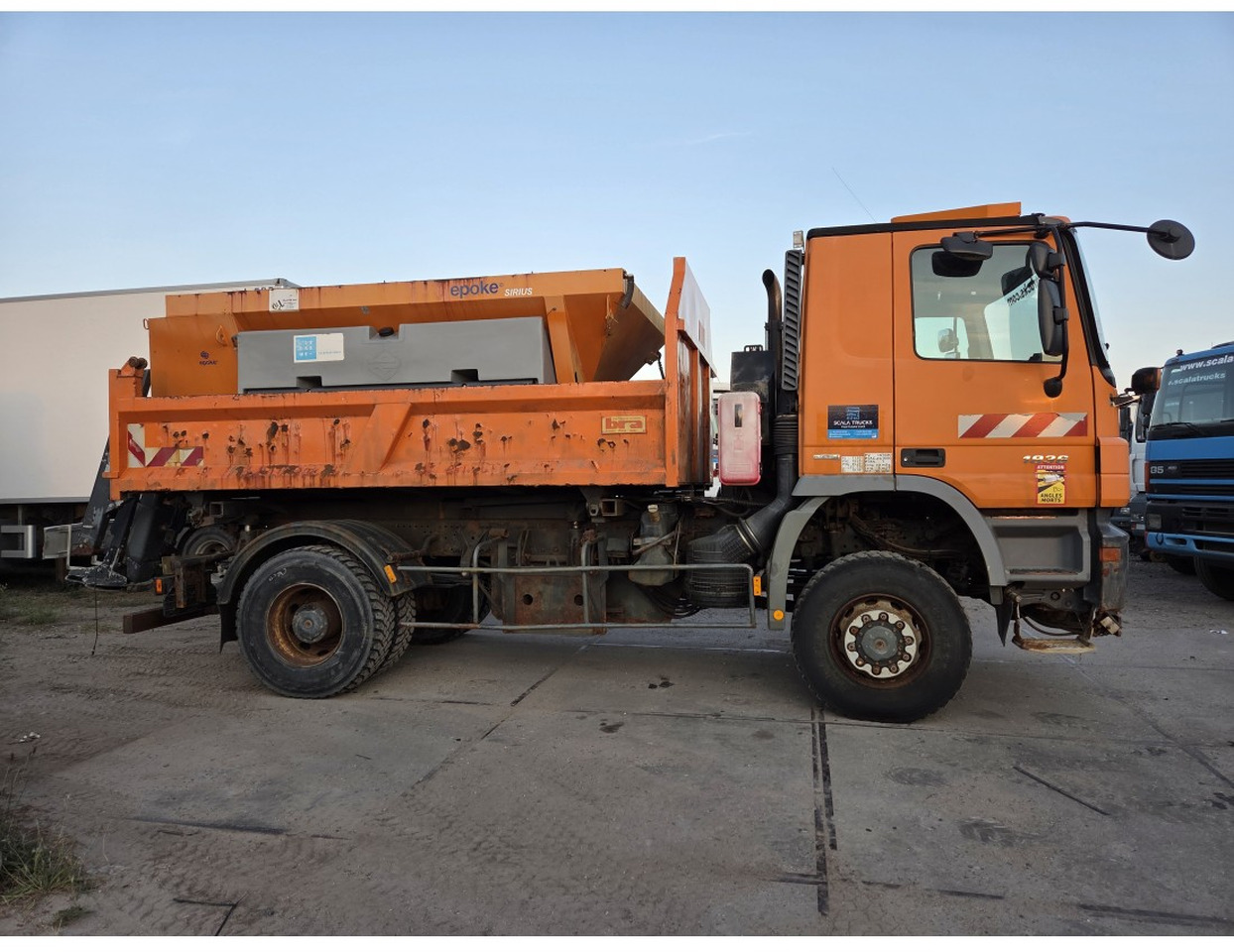 MERCEDES ACTROS 1836 4X4 TIPPER possible to buy with salt spreader - Volquete camión: foto 5 MERCEDES ACTROS 1836 4X4 TIPPER possible to buy with salt spreader - Volquete camión: foto 5