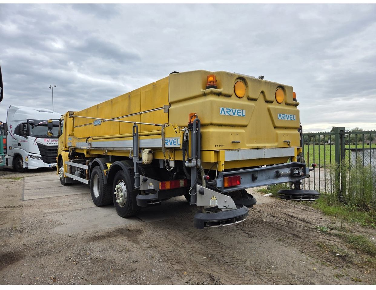 MERCEDES AXOR 2533 6X2 CHASSIS LOW MILEAGE - Chasis camión, Máquina quitanieve: foto 2 MERCEDES AXOR 2533 6X2 CHASSIS LOW MILEAGE - Chasis camión, Máquina quitanieve: foto 2