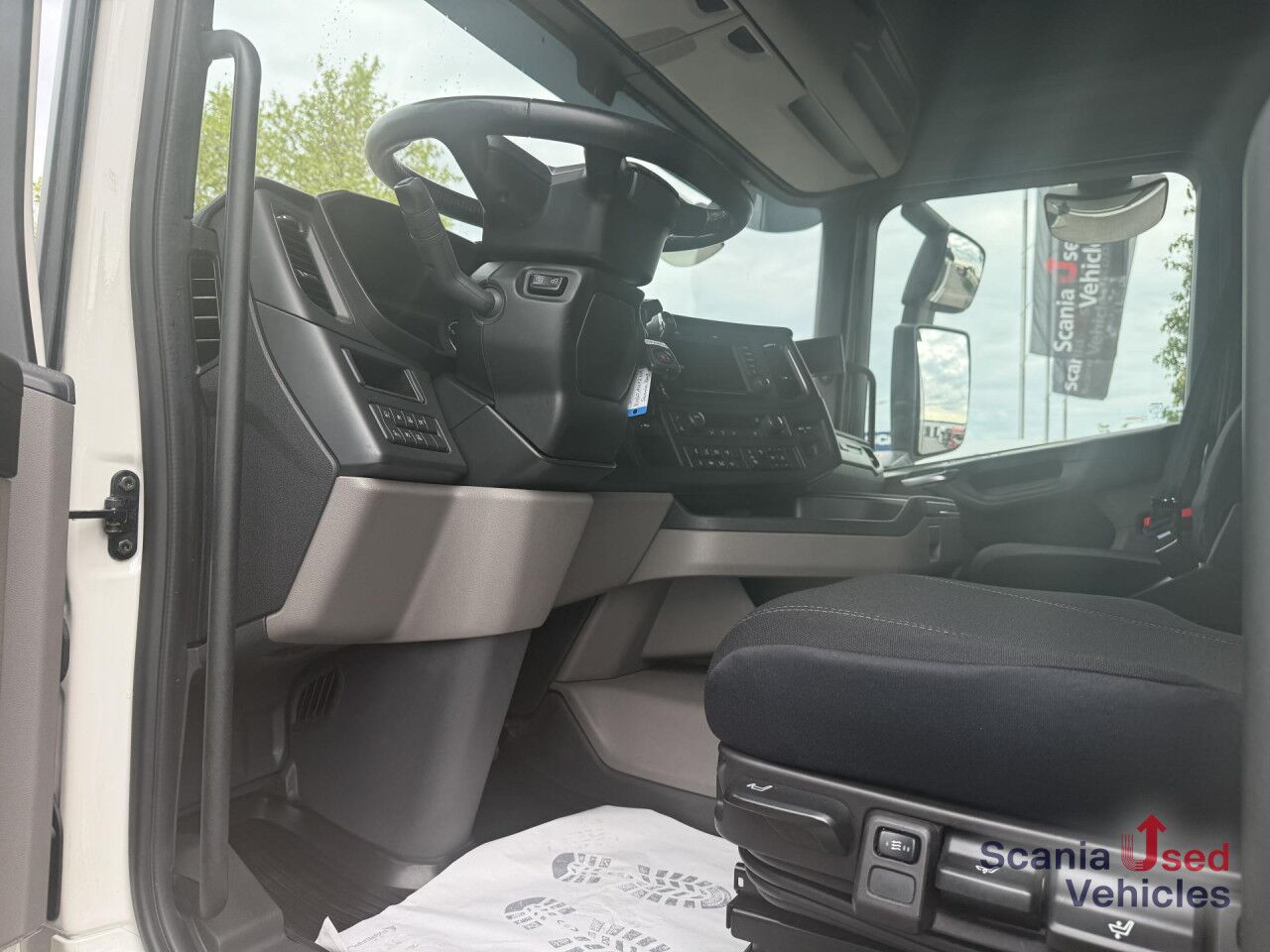 SCANIA R 460 NA - SUPER - HIGHLINE - 2x TANKs - ACC - Cabeza tractora: foto 2 SCANIA R 460 NA - SUPER - HIGHLINE - 2x TANKs - ACC - Cabeza tractora: foto 2