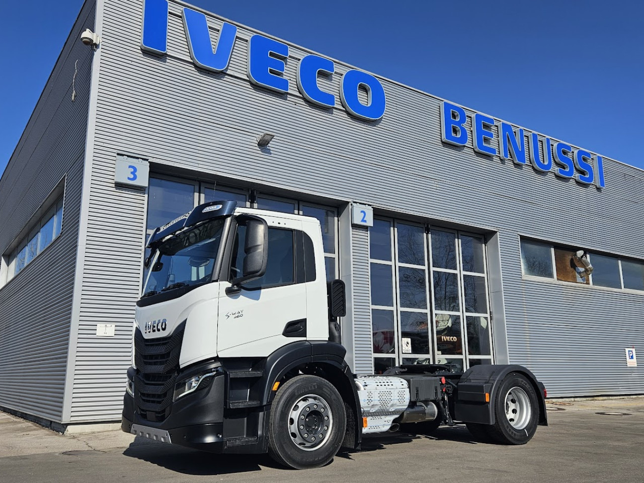 IVECO Daily S-Way AD440S46T/P - Cabeza tractora: foto 1 IVECO Daily S-Way AD440S46T/P - Cabeza tractora: foto 1