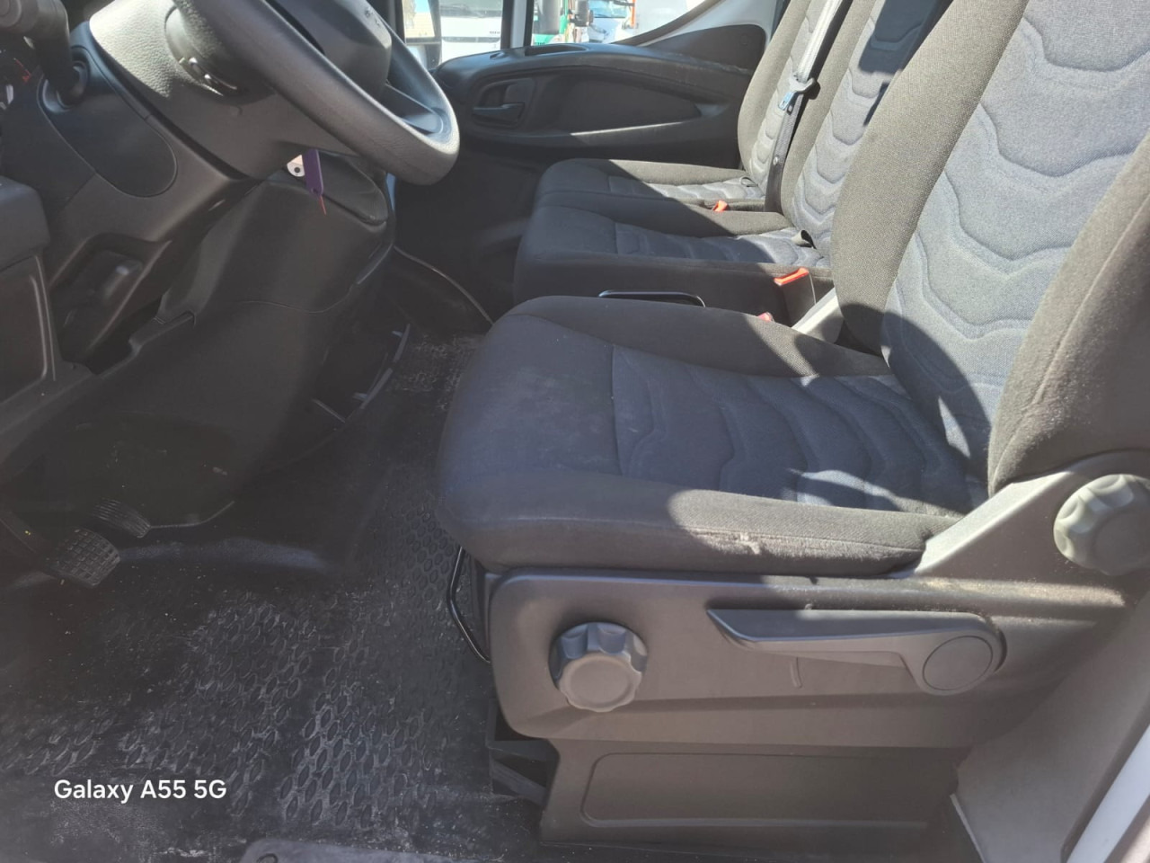 IVECO Daily 35S16V - Furgoneta de pasajeros: foto 5 IVECO Daily 35S16V - Furgoneta de pasajeros: foto 5