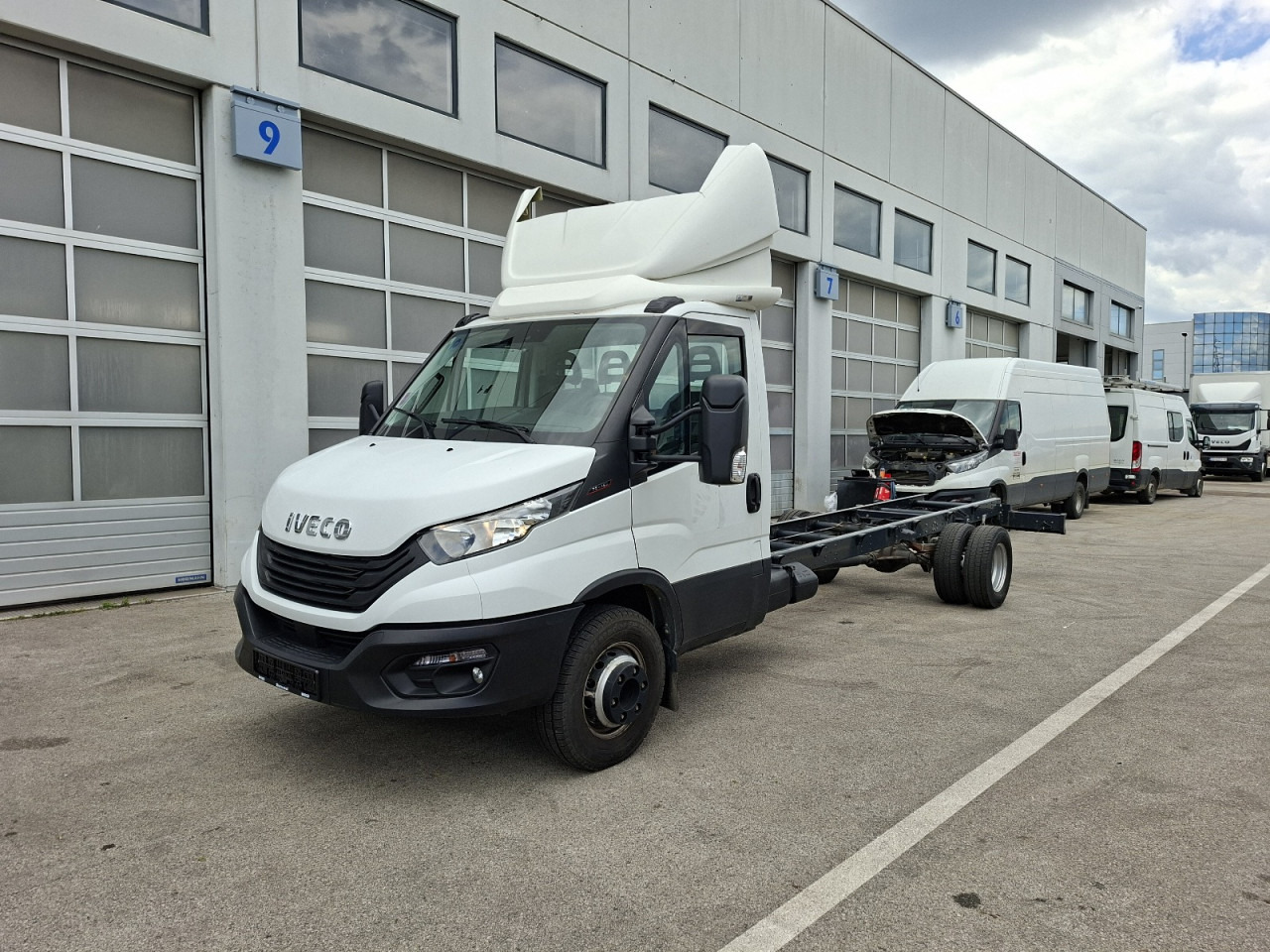 IVECO Daily 70C18H - Chasis camión: foto 1 IVECO Daily 70C18H - Chasis camión: foto 1