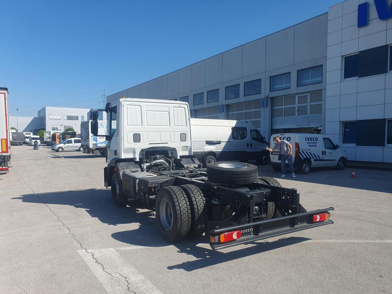 IVECO Eurocargo ML140E25/P - Chasis camión: foto 3 IVECO Eurocargo ML140E25/P - Chasis camión: foto 3