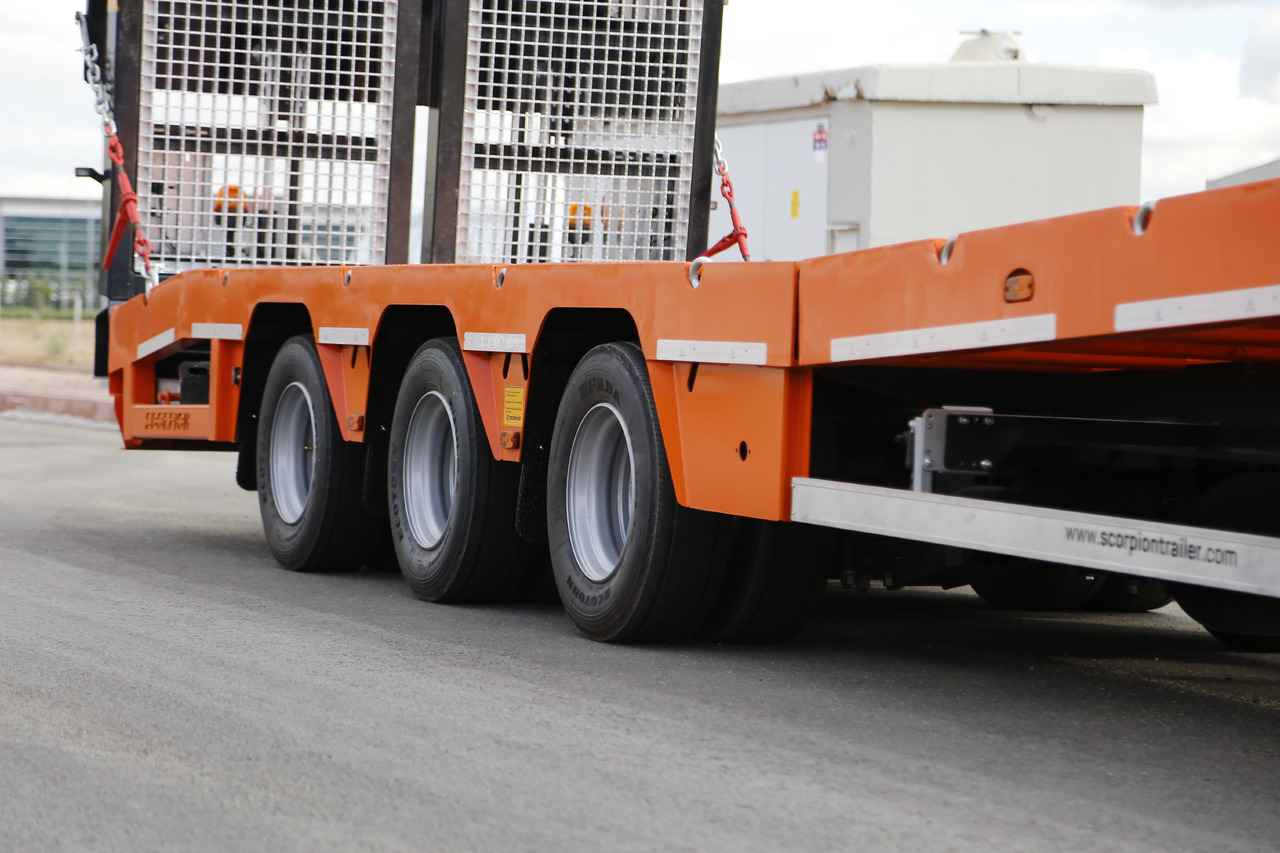 Scorpion Trailer SCORPION TRAILER 3 AXLE LOWBED SEMI TRAILER (CUSTOMIZED) - Góndola rebajadas semirremolque: foto 4 Scorpion Trailer SCORPION TRAILER 3 AXLE LOWBED SEMI TRAILER (CUSTOMIZED) - Góndola rebajadas semirremolque: foto 4