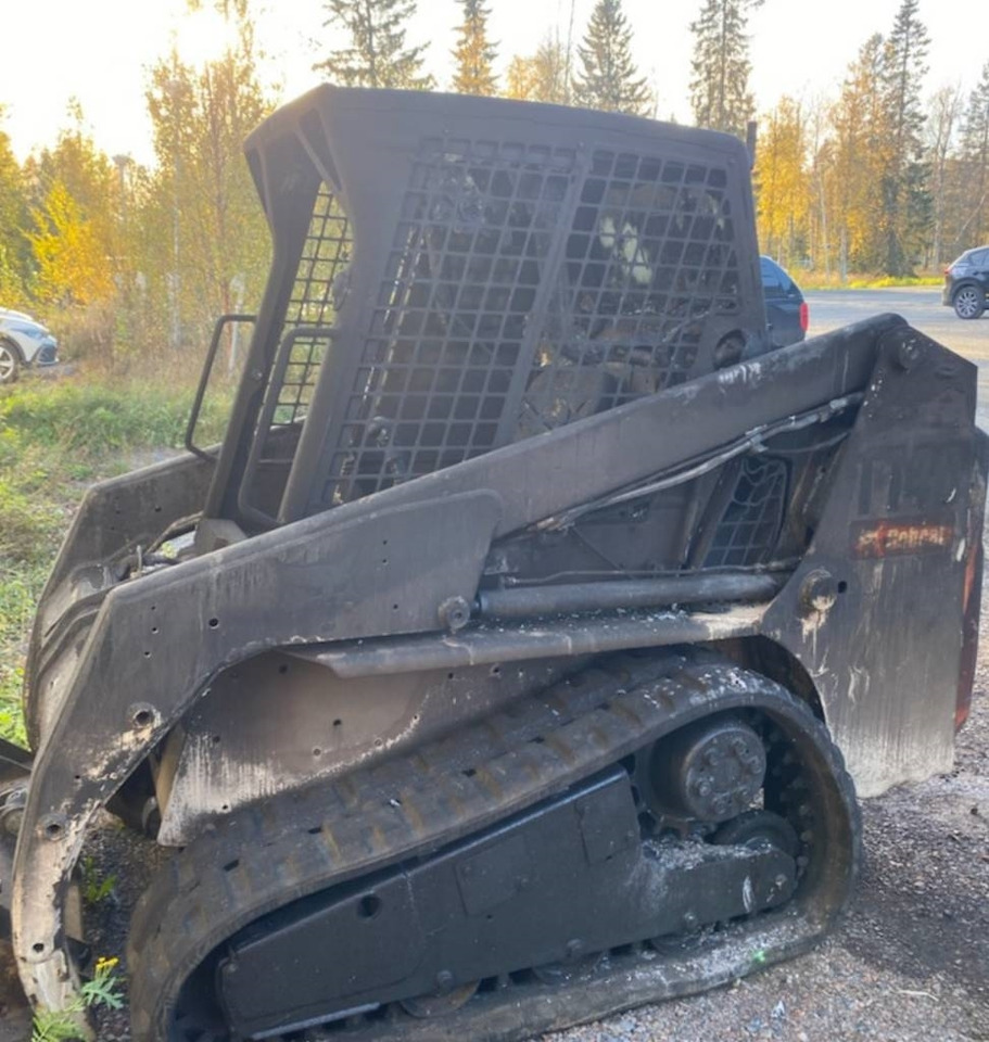 Bobcat T 140 ONLY FOR SPAREPARTS / ENDAST FÖR RESERVDELAR - Motor para Maquinaria de construcción: foto 2 Bobcat T 140 ONLY FOR SPAREPARTS / ENDAST FÖR RESERVDELAR - Motor para Maquinaria de construcción: foto 2