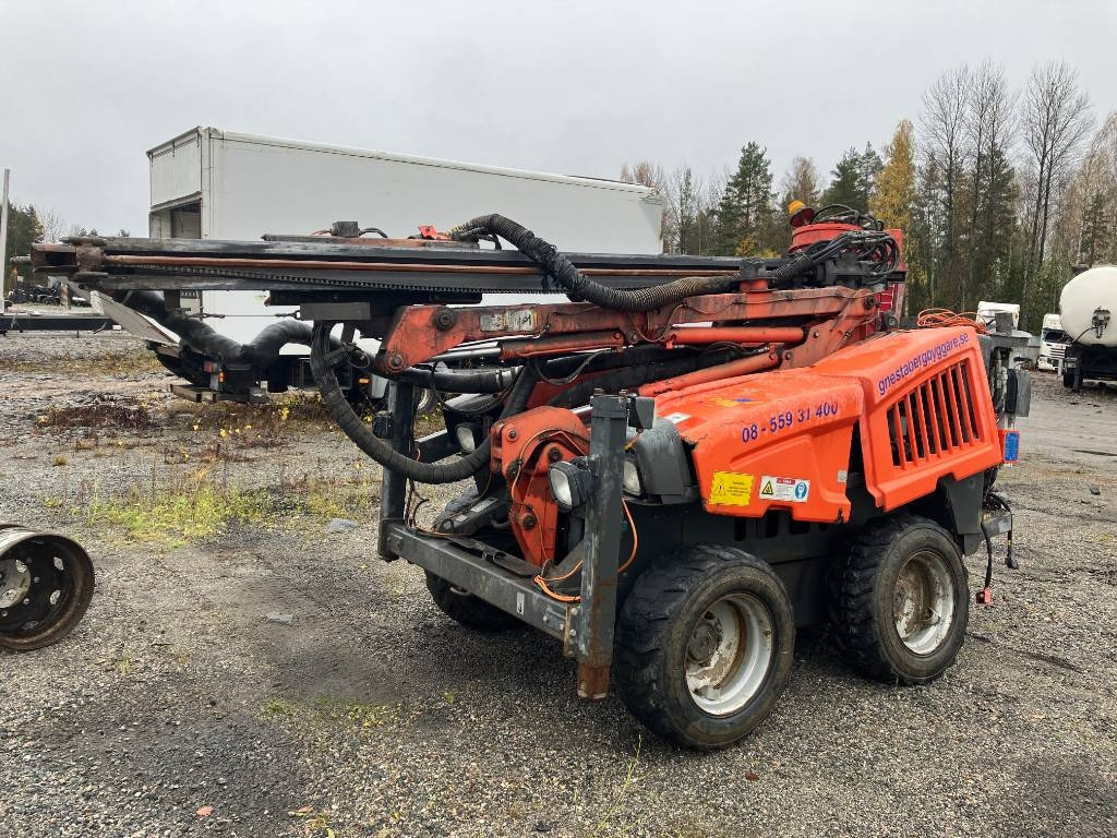 Sandvik Commando DC 125R ONLY FOR SPAREPARTS - Motor para Maquinaria de construcción: foto 1 Sandvik Commando DC 125R ONLY FOR SPAREPARTS - Motor para Maquinaria de construcción: foto 1