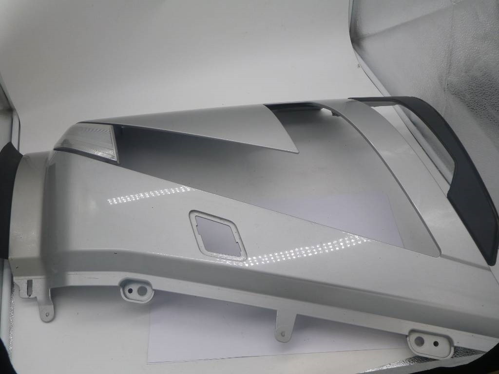 Volvo FH 62 TT Strålkastarsarg, 23526433  - Bastidor/ Chasis para Camión: foto 1 Volvo FH 62 TT Strålkastarsarg, 23526433  - Bastidor/ Chasis para Camión: foto 1