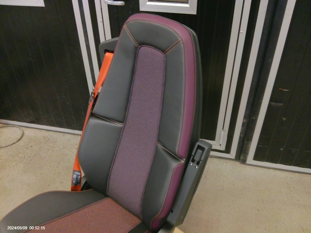 Volvo FM förarstol, 23766422 - Cabina para Camión: foto 2 Volvo FM förarstol, 23766422 - Cabina para Camión: foto 2