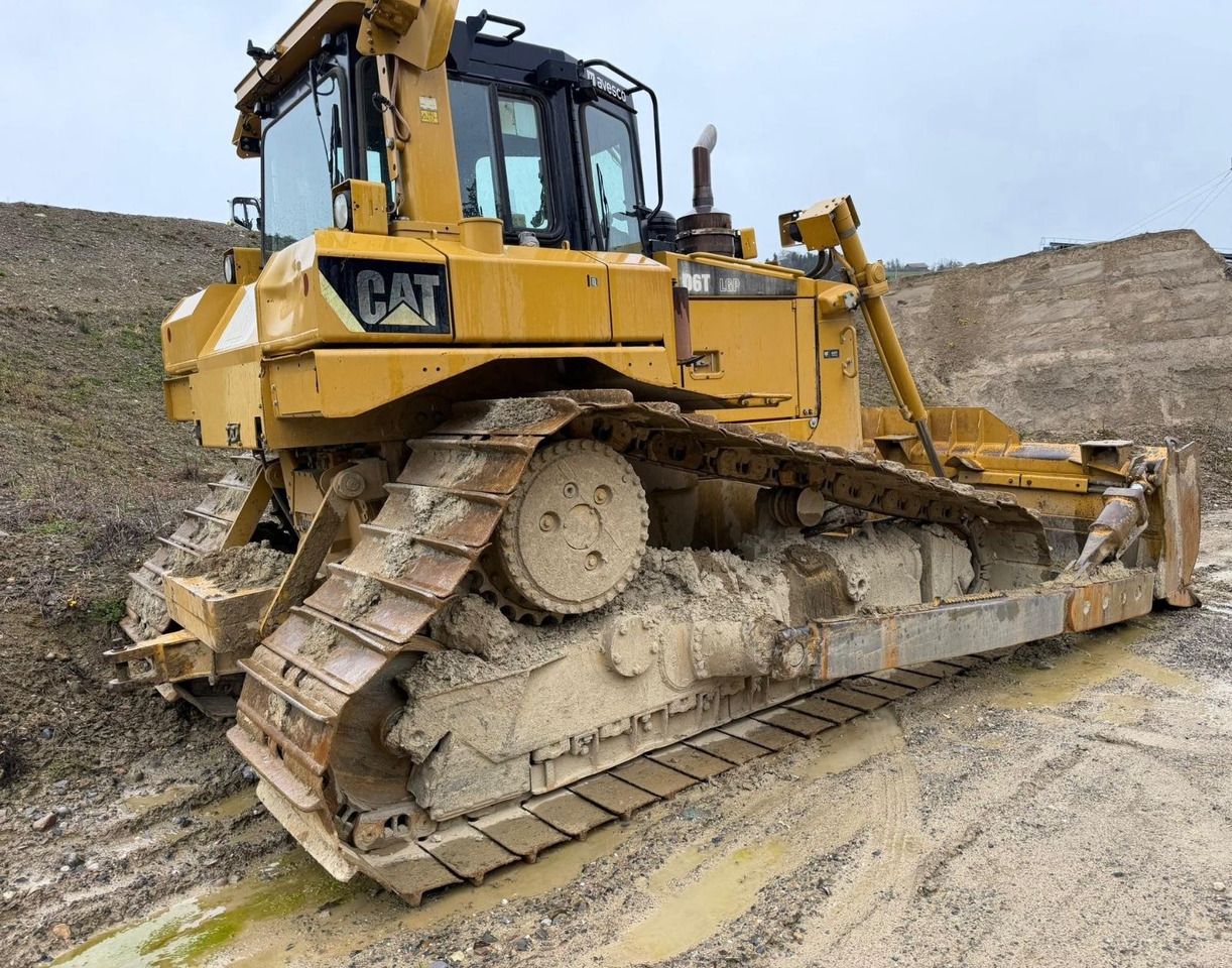 CAT D6T, 2011year, swiss machine - Bulldozer: foto 2 CAT D6T, 2011year, swiss machine - Bulldozer: foto 2