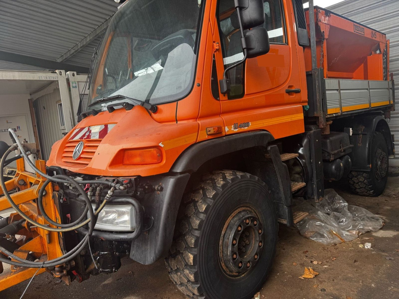 Unimog U400 4x4, Winterdienst, Schild+Streuer - Camión: foto 4 Unimog U400 4x4, Winterdienst, Schild+Streuer - Camión: foto 4