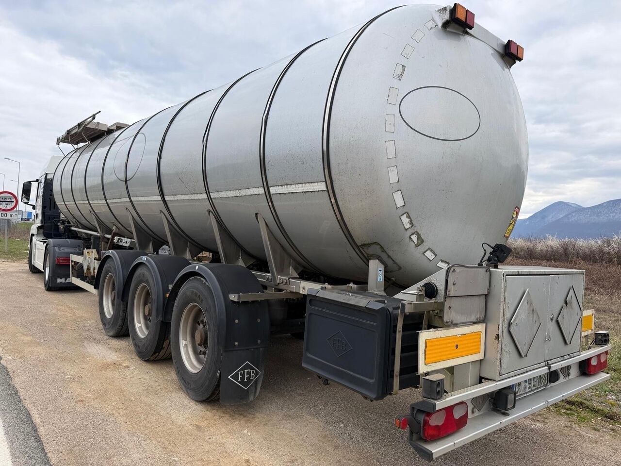 Feldbinder TSA 33.3, ADR, Bitumen - Cisterna semirremolque: foto 4 Feldbinder TSA 33.3, ADR, Bitumen - Cisterna semirremolque: foto 4