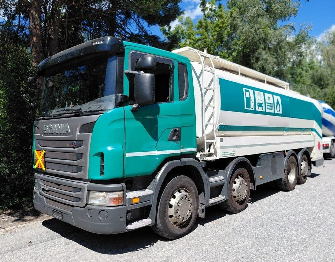 Scania G440 8x2, E5, Schwingenschloegel, 2 Kammern, ADR - Cisterna camión: foto 2 Scania G440 8x2, E5, Schwingenschloegel, 2 Kammern, ADR - Cisterna camión: foto 2