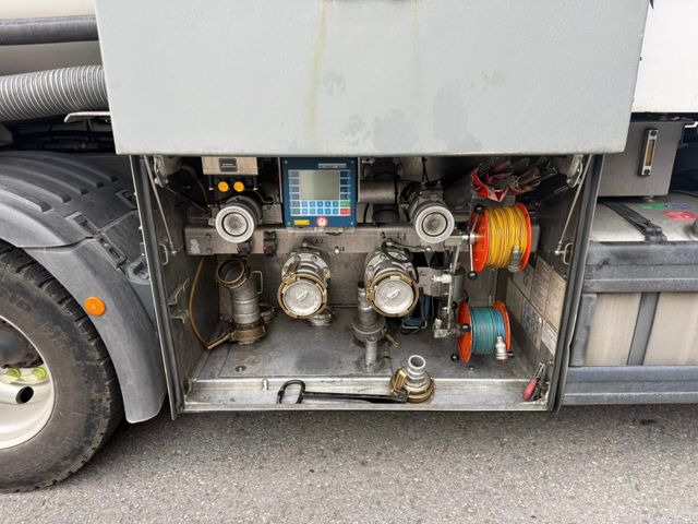 Leasing financiero de  Scania R450 LB 6x2, ADR, E6,Schwarzmüller,Diesel/Benzin leasing Scania R450 LB 6x2, ADR, E6,Schwarzmüller,Diesel/Benzin: foto 9