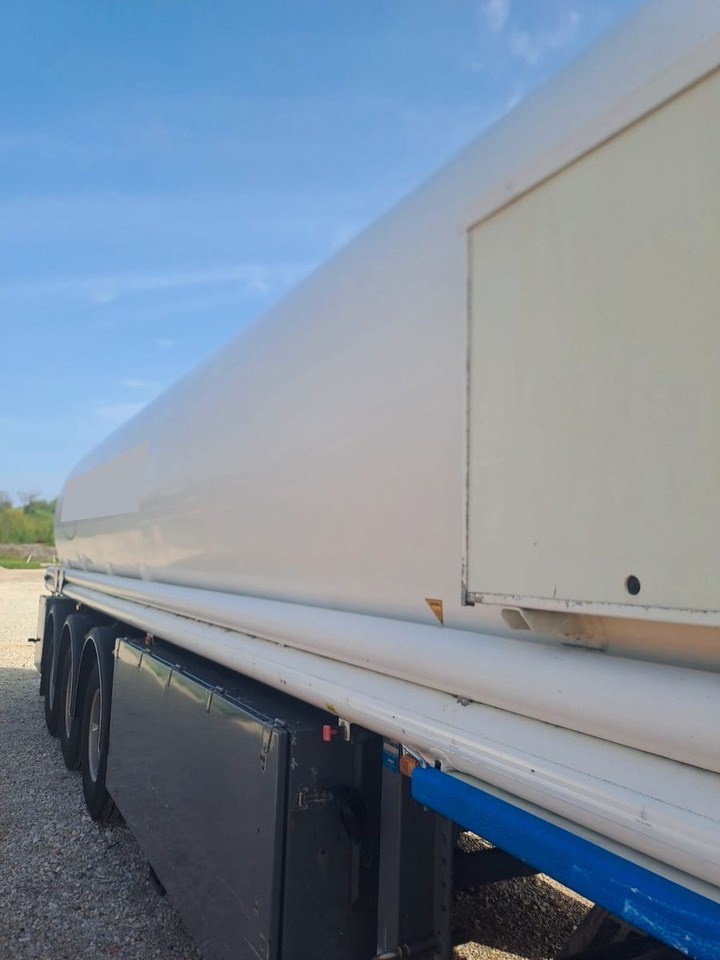 Schrader ADR, Treibstoff Diesel/Benzin, 4 Kammern, Sening Schrader ADR, Treibstoff Diesel/Benzin, 4 Kammern, Sening - Cisterna semirremolque: foto 5 Schrader ADR, Treibstoff Diesel/Benzin, 4 Kammern, Sening Schrader ADR, Treibstoff Diesel/Benzin, 4 Kammern, Sening - Cisterna semirremolque: foto 5