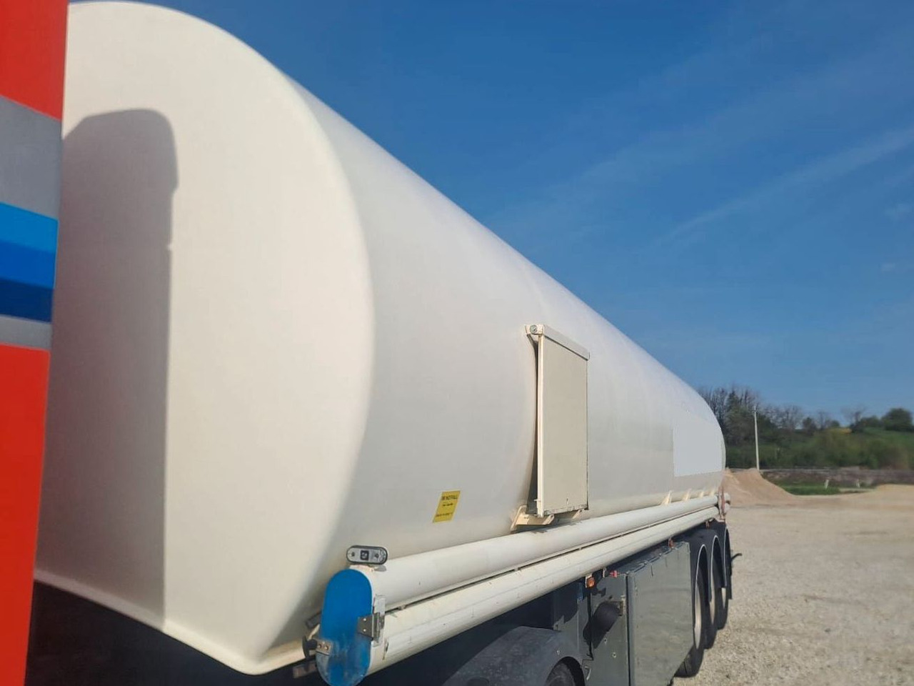 Schrader ADR, Treibstoff Diesel/Benzin, 4 Kammern, Sening Schrader ADR, Treibstoff Diesel/Benzin, 4 Kammern, Sening - Cisterna semirremolque: foto 2 Schrader ADR, Treibstoff Diesel/Benzin, 4 Kammern, Sening Schrader ADR, Treibstoff Diesel/Benzin, 4 Kammern, Sening - Cisterna semirremolque: foto 2