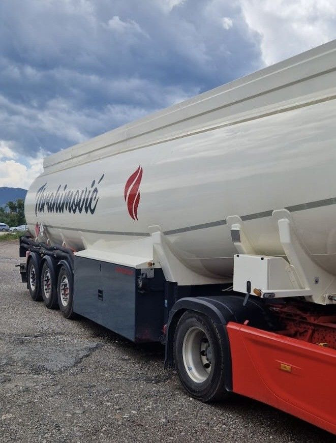 Schwarzmüller ADR, Diesel/Benzin Treibstoff, oben/unten, 3Kamm - Cisterna semirremolque: foto 5 Schwarzmüller ADR, Diesel/Benzin Treibstoff, oben/unten, 3Kamm - Cisterna semirremolque: foto 5