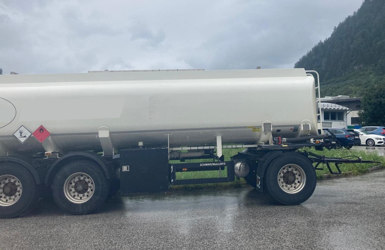 Schwarzmüller TH 3E, 3 Kammern, ADR, Benzin+Diesel, Fuel - Cisterna remolque: foto 3 Schwarzmüller TH 3E, 3 Kammern, ADR, Benzin+Diesel, Fuel - Cisterna remolque: foto 3