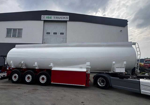 Schwarzmüller TS 3/E ADR, 6 Kammern Treibstoff Fuel - Cisterna semirremolque: foto 2 Schwarzmüller TS 3/E ADR, 6 Kammern Treibstoff Fuel - Cisterna semirremolque: foto 2