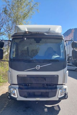 Volvo FL280 4x2, E6, Wohnwagen + 2 Pferdeplaetze Volvo FL280 4x2, E6, 7.40m Chassis, Fahrgestell - Camión para caballos: foto 2 Volvo FL280 4x2, E6, Wohnwagen + 2 Pferdeplaetze Volvo FL280 4x2, E6, 7.40m Chassis, Fahrgestell - Camión para caballos: foto 2