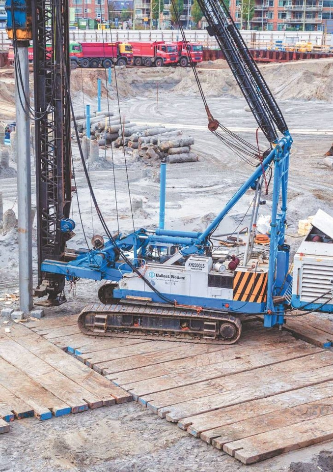 Hitachi KH230-3GLS - Martillo de hinca de pilotes: foto 2 Hitachi KH230-3GLS - Martillo de hinca de pilotes: foto 2