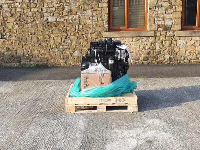 Cummins B6.7 engine unused 6 cylinder CM2450 ECU QSB - Motor para Maquinaria de construcción: foto 2 Cummins B6.7 engine unused 6 cylinder CM2450 ECU QSB - Motor para Maquinaria de construcción: foto 2