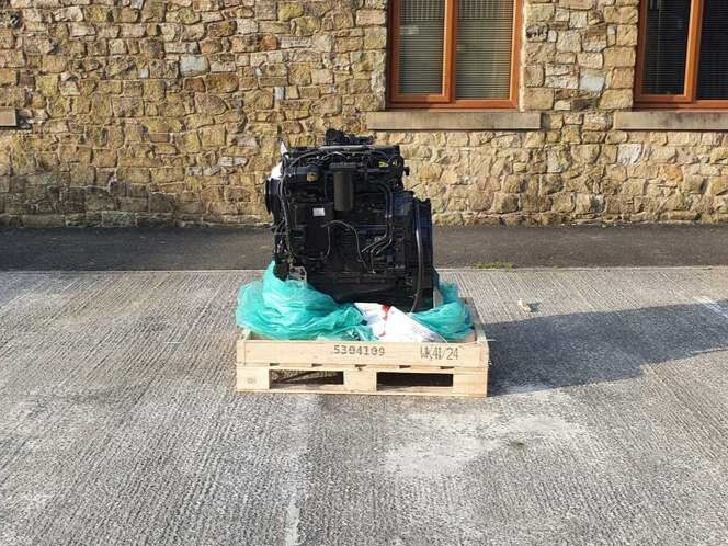 Cummins QSB4.5 Engine 104 kW - Motor para Maquinaria de construcción: foto 1 Cummins QSB4.5 Engine 104 kW - Motor para Maquinaria de construcción: foto 1