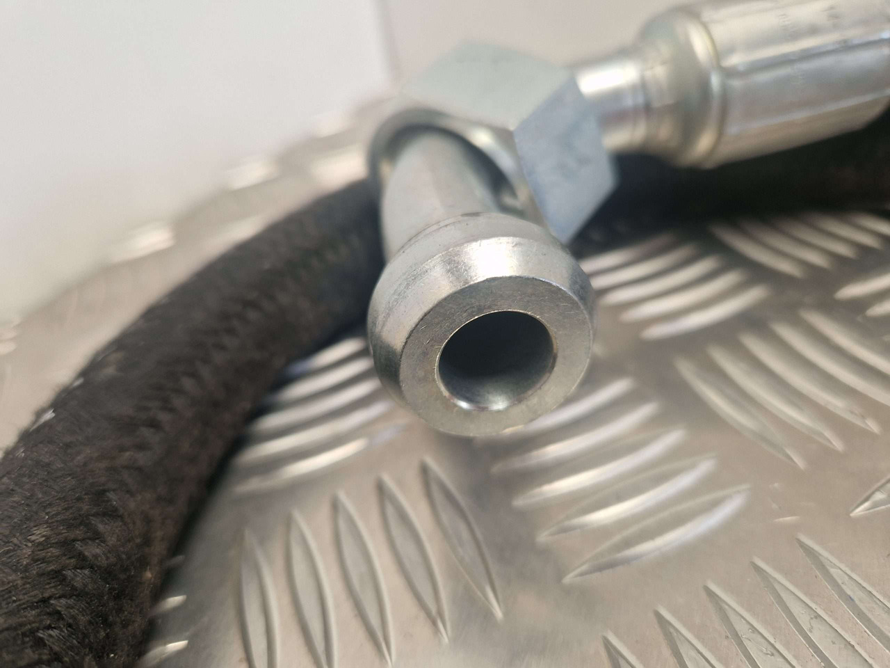 JCB 320/A4091 320/A4237 excavator Oil hose - Motor y piezas para Maquinaria de construcción: foto 5 JCB 320/A4091 320/A4237 excavator Oil hose - Motor y piezas para Maquinaria de construcción: foto 5