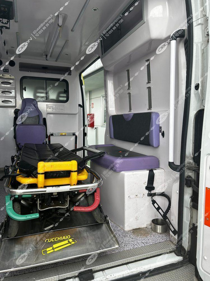 ORION FIAT 290 DUCATO - Ambulancia: foto 2 ORION FIAT 290 DUCATO - Ambulancia: foto 2