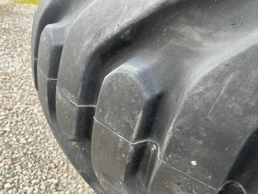 Goodyear 23,5-25 Volvo A25 C - Rueda completa: foto 3 Goodyear 23,5-25 Volvo A25 C - Rueda completa: foto 3