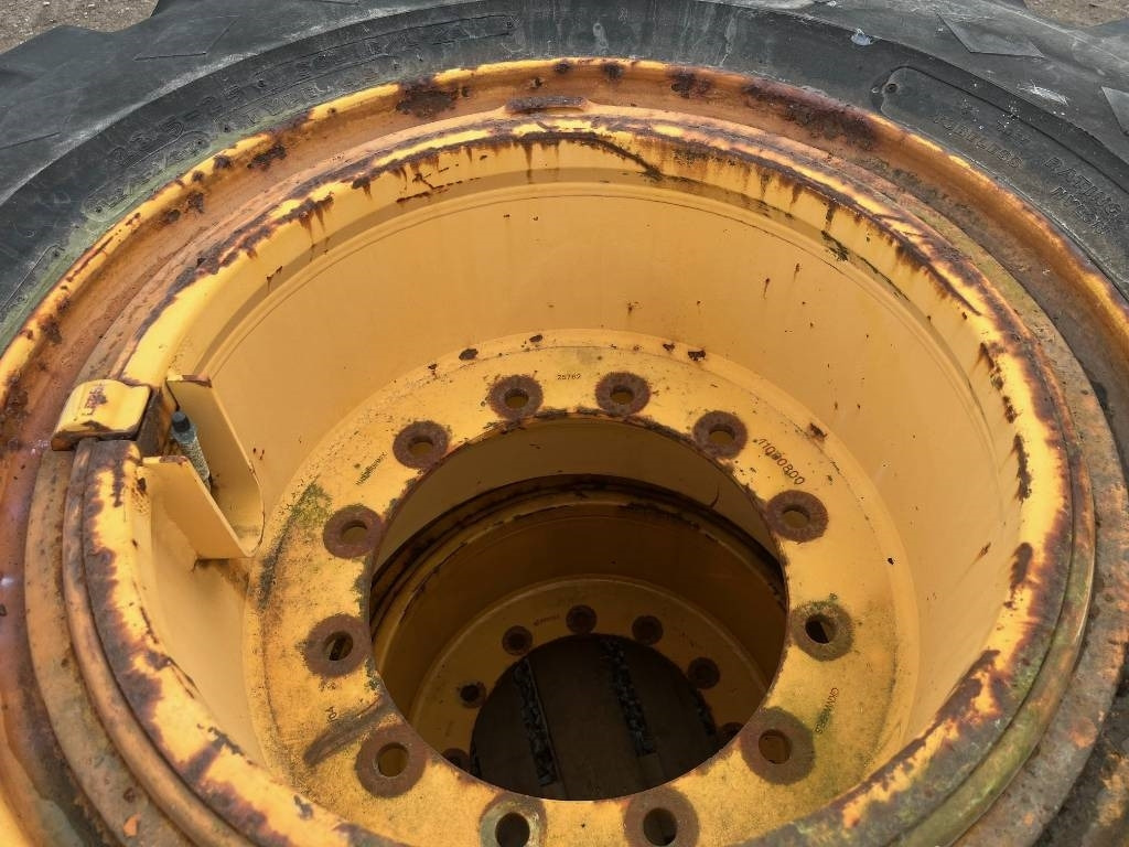 Goodyear 23,5-25 Volvo A25 C - Rueda completa: foto 4 Goodyear 23,5-25 Volvo A25 C - Rueda completa: foto 4