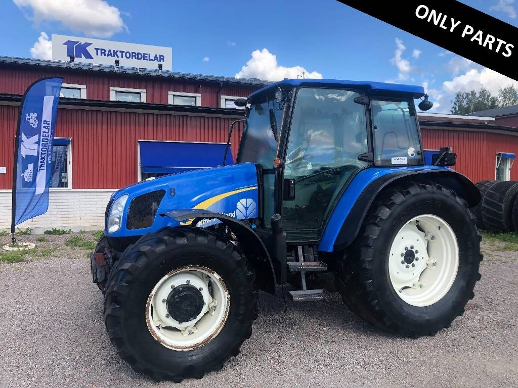 New Holland 5070 Dismantled: only spare parts - Tractor: foto 1 New Holland 5070 Dismantled: only spare parts - Tractor: foto 1