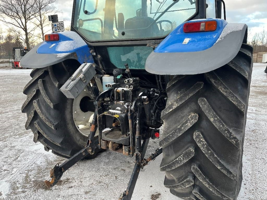 New Holland T 5070 Dismantled. Only spare parts - Tractor: foto 4 New Holland T 5070 Dismantled. Only spare parts - Tractor: foto 4