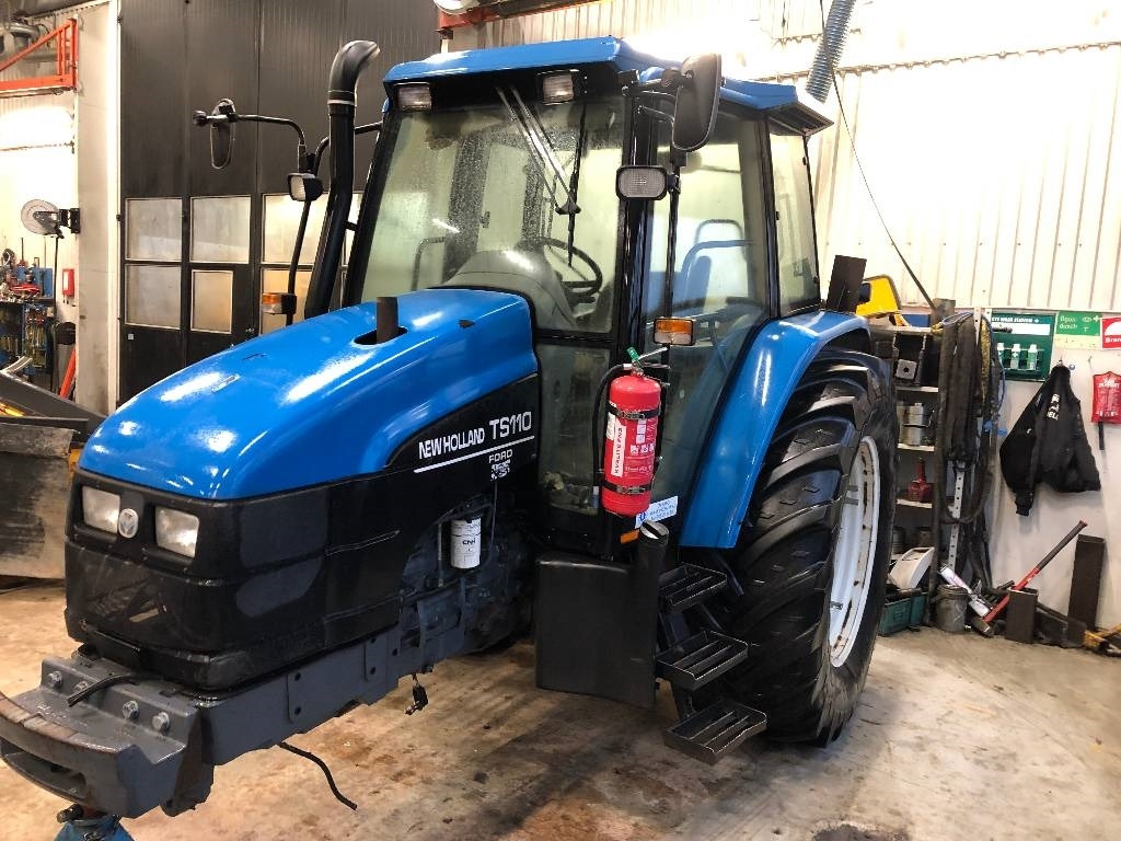 New Holland TS 110 Dismantled: only spare parts - Tractor: foto 4 New Holland TS 110 Dismantled: only spare parts - Tractor: foto 4