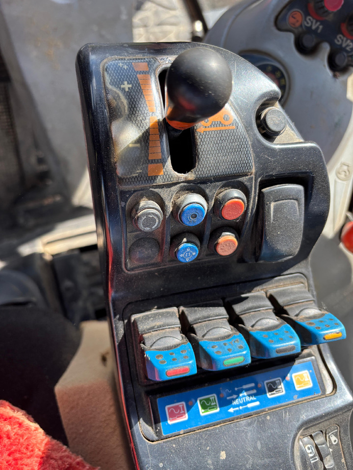 AGCO Massay Ferguson 8480 Przełączniki Przycisk Kabiny Kabinowe - Cabina e interior para Maquinaria agrícola: foto 4 AGCO Massay Ferguson 8480 Przełączniki Przycisk Kabiny Kabinowe - Cabina e interior para Maquinaria agrícola: foto 4