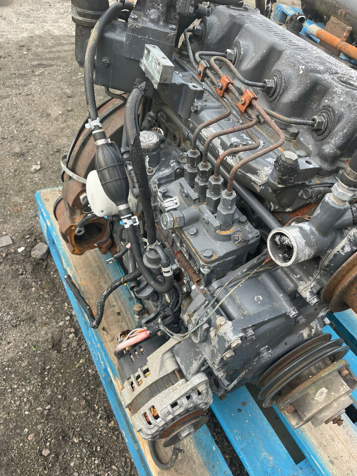 BOBCAT-silnik V3300 B0913A - Motor para Maquinaria de construcción: foto 4 BOBCAT-silnik V3300 B0913A - Motor para Maquinaria de construcción: foto 4