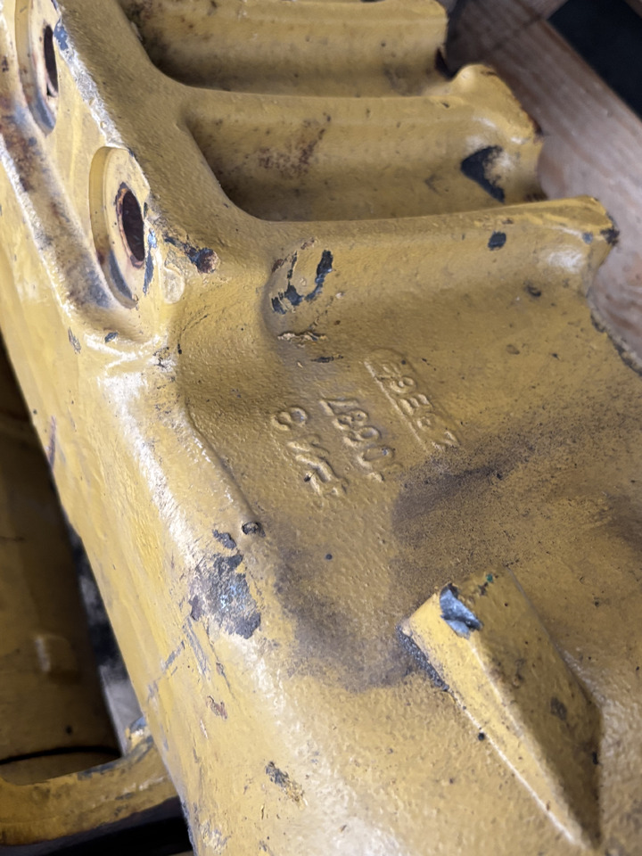 CAT CARRARO 641500 10637 Obudowa Mostu Pochwa Prawa Lewa - Eje y piezas para Maquinaria agrícola: foto 5 CAT CARRARO 641500 10637 Obudowa Mostu Pochwa Prawa Lewa - Eje y piezas para Maquinaria agrícola: foto 5