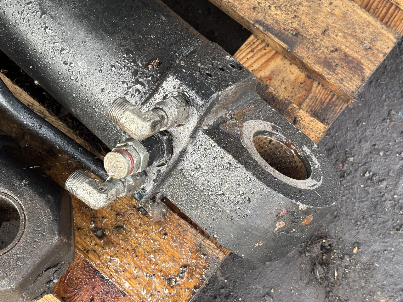 CAT Caterpillar TH336 TH 336 Siłownik Wychyłu Łyżki - Cilindro hidráulico para Manipulador telescópico: foto 2 CAT Caterpillar TH336 TH 336 Siłownik Wychyłu Łyżki - Cilindro hidráulico para Manipulador telescópico: foto 2