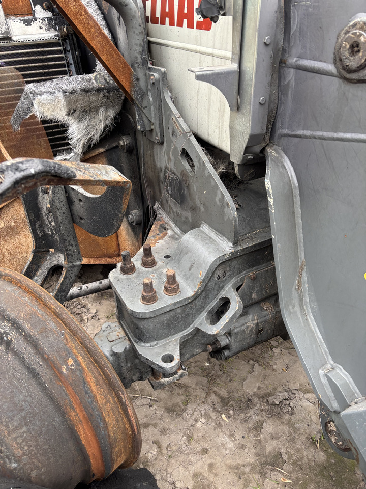 CLAAS Scorpion 7044 Obudowa Mostu / Pochwa - Eje y piezas para Maquinaria agrícola: foto 1 CLAAS Scorpion 7044 Obudowa Mostu / Pochwa - Eje y piezas para Maquinaria agrícola: foto 1