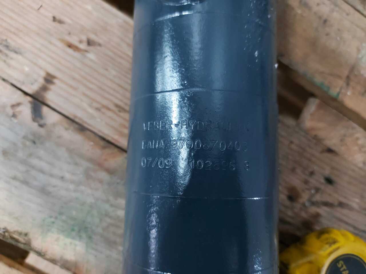 Fendt 718 | Fendt 820 - Siłownik Amortyzacji Przedniej Osi - Suspensión de cabina para Maquinaria agrícola: foto 2 Fendt 718 | Fendt 820 - Siłownik Amortyzacji Przedniej Osi - Suspensión de cabina para Maquinaria agrícola: foto 2