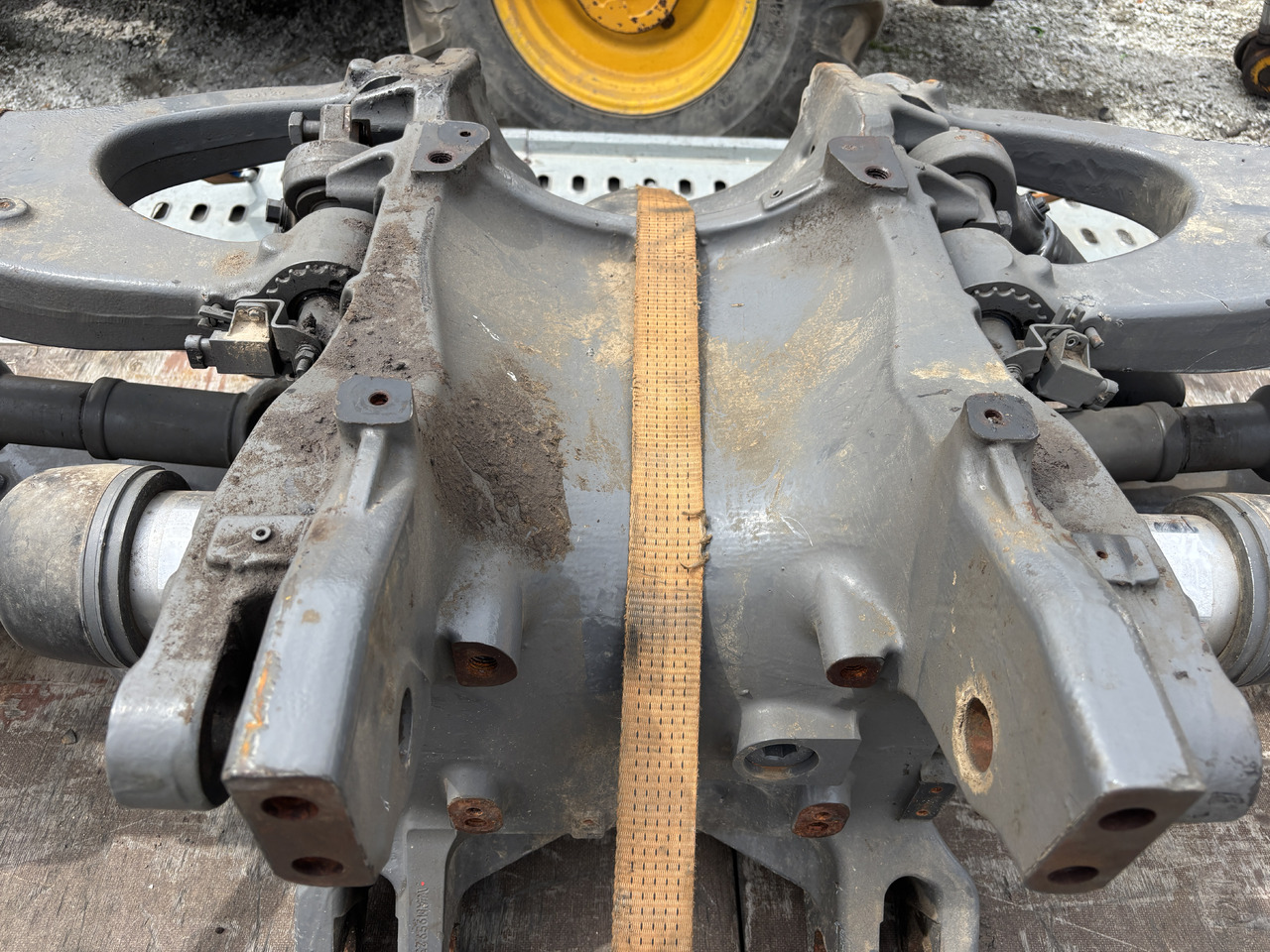 Fendt 936 939 Vario - most przedni CZĘŚCI - zwolnica zwrotnica obudowa siłownik 980/10141854 - Mangueta para Maquinaria agrícola: foto 5 Fendt 936 939 Vario - most przedni CZĘŚCI - zwolnica zwrotnica obudowa siłownik 980/10141854 - Mangueta para Maquinaria agrícola: foto 5