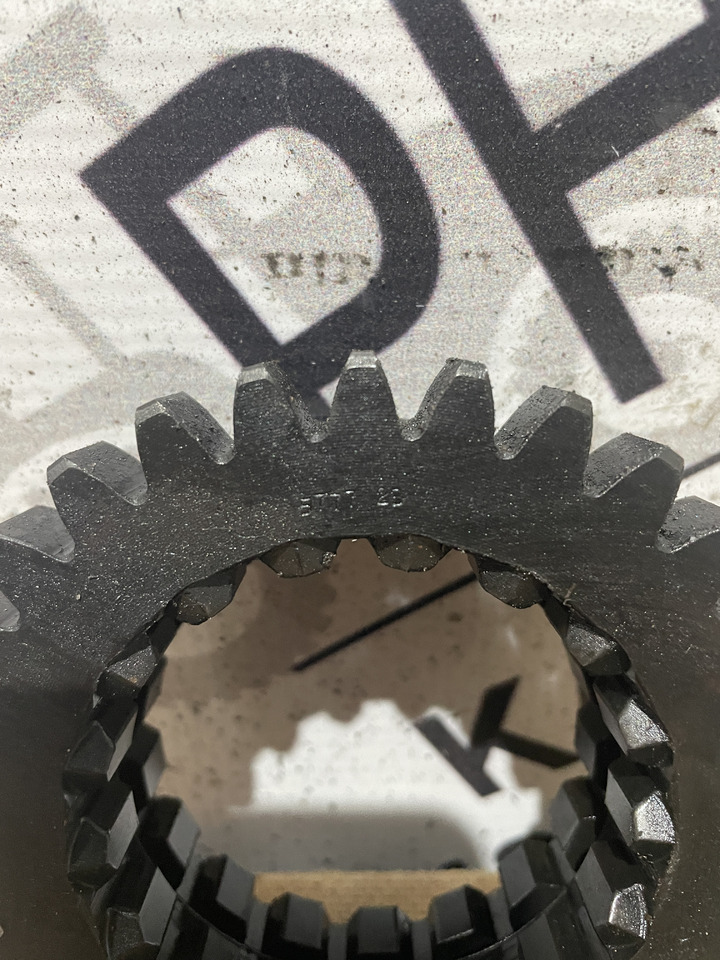 Fiat Ford New Holland - przekładnia koło zębate skrzyni - Caja de cambios y piezas para Maquinaria agrícola: foto 2 Fiat Ford New Holland - przekładnia koło zębate skrzyni - Caja de cambios y piezas para Maquinaria agrícola: foto 2