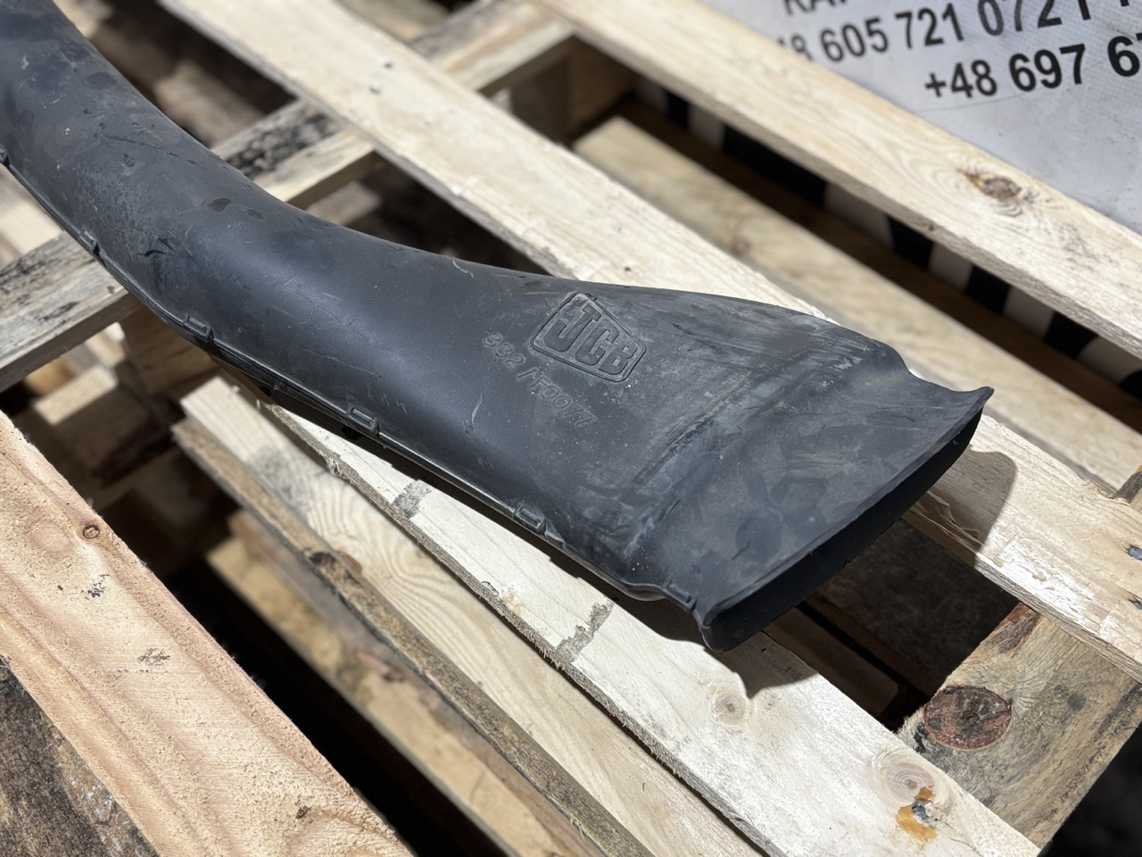 JCB 332/F0077 Kanał Rura Wlotowa - Tubo de admisión de aire para Maquinaria de construcción: foto 3 JCB 332/F0077 Kanał Rura Wlotowa - Tubo de admisión de aire para Maquinaria de construcción: foto 3