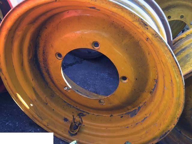 JCB 3cx Contractor - Felga 15x28 - Llanta para Maquinaria de construcción: foto 1 JCB 3cx Contractor - Felga 15x28 - Llanta para Maquinaria de construcción: foto 1