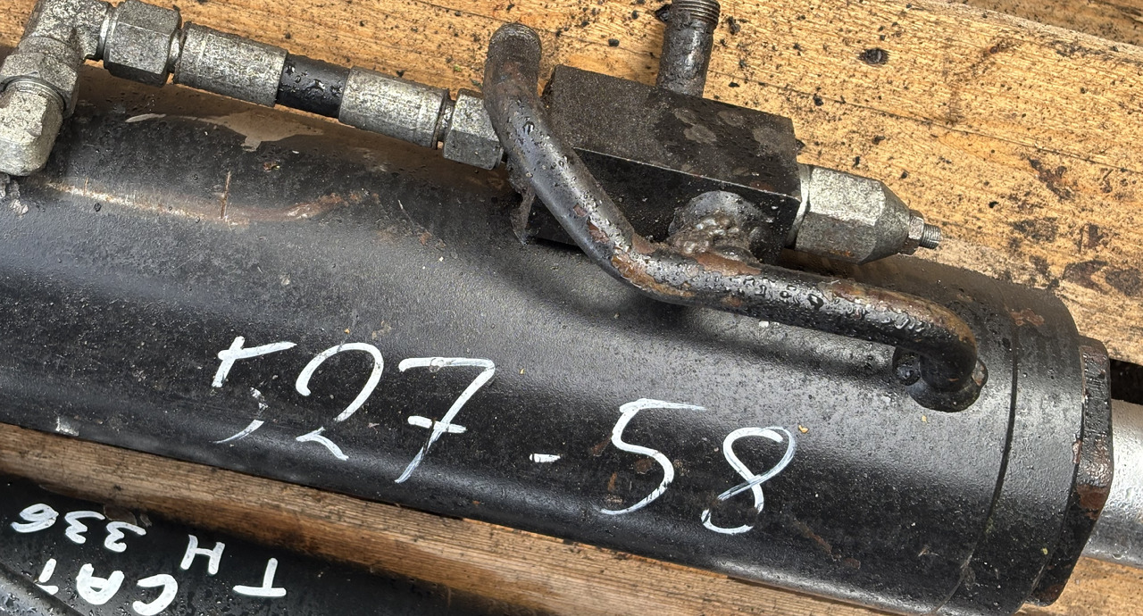 JCB 527-58 52758 527 58 Siłownik Wychyłu Łyżki - Cilindro hidráulico para Manipulador telescópico: foto 3 JCB 527-58 52758 527 58 Siłownik Wychyłu Łyżki - Cilindro hidráulico para Manipulador telescópico: foto 3