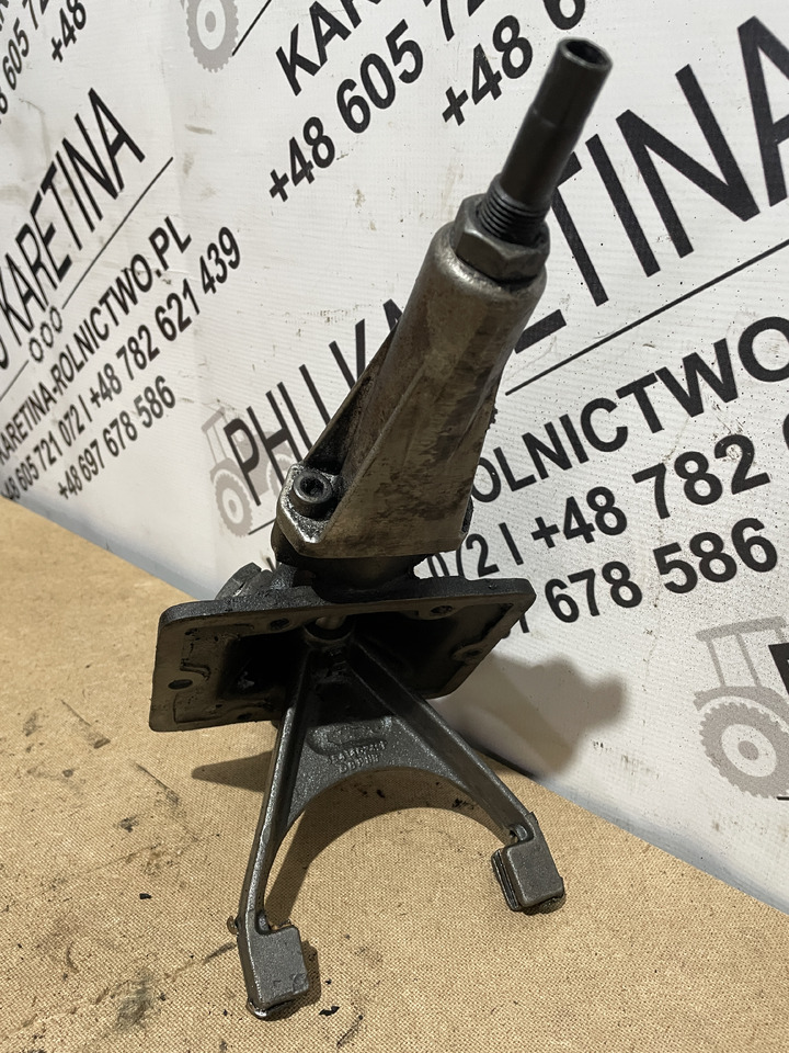 JCB Fastrac - napęd wałek wybieraka skrzyni biegów 454/40250 - Caja de cambios y piezas para Maquinaria de construcción: foto 2 JCB Fastrac - napęd wałek wybieraka skrzyni biegów 454/40250 - Caja de cambios y piezas para Maquinaria de construcción: foto 2