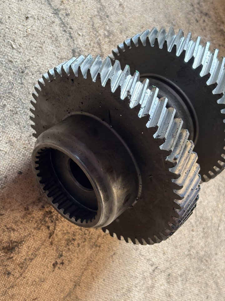 John Deere 7220 7320 Wał L115869 L156144 - Palier para Maquinaria agrícola: foto 3 John Deere 7220 7320 Wał L115869 L156144 - Palier para Maquinaria agrícola: foto 3