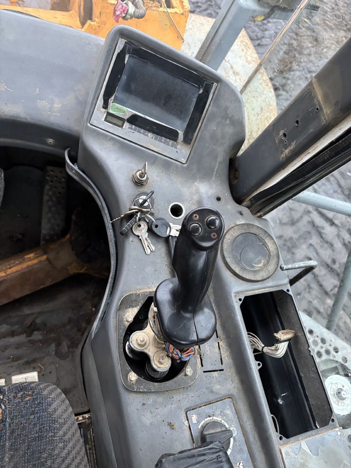 Liebherr 564 Ładowarka Kabina Fotel Kokpit Joystick CZĘŚCI - Asiento para Maquinaria de construcción: foto 3 Liebherr 564 Ładowarka Kabina Fotel Kokpit Joystick CZĘŚCI - Asiento para Maquinaria de construcción: foto 3